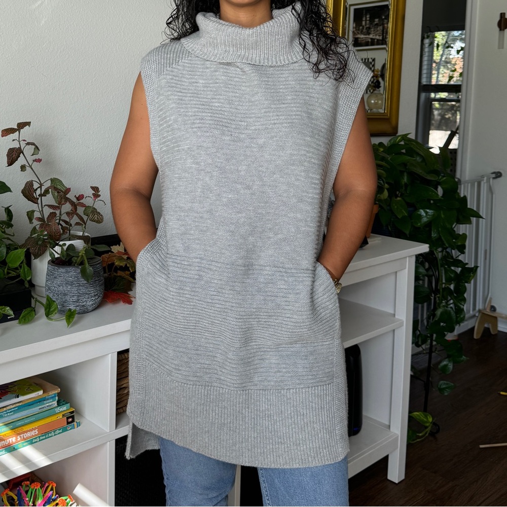 Banana Republic chunky knit sleeveless tunic sweater
